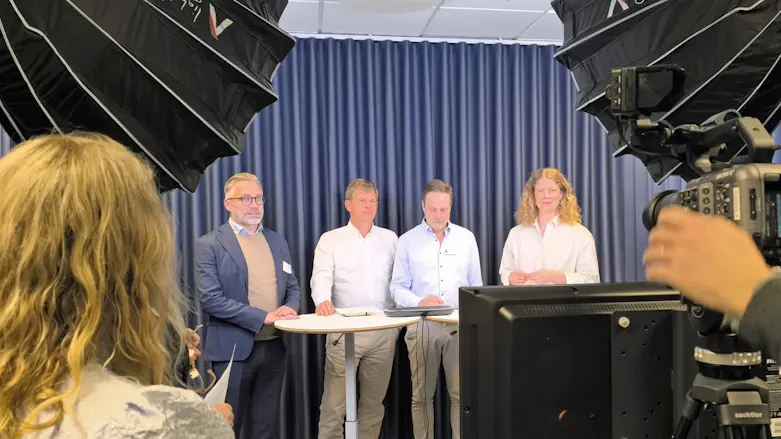 Bild från Region Skånes filmstudio med några som medverkar i ett webbinarium. I bild Rikard Wester, Lunds kommun, Jonas Frankel, Lomma kommun, och Andreas Jacobsson, Malmö universitet.