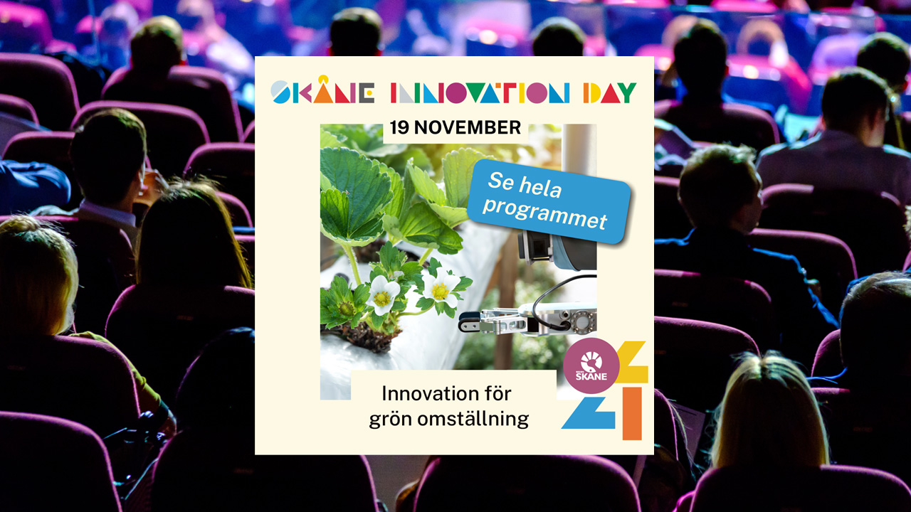 Folkhav framför skylt från Skånes innovation day.