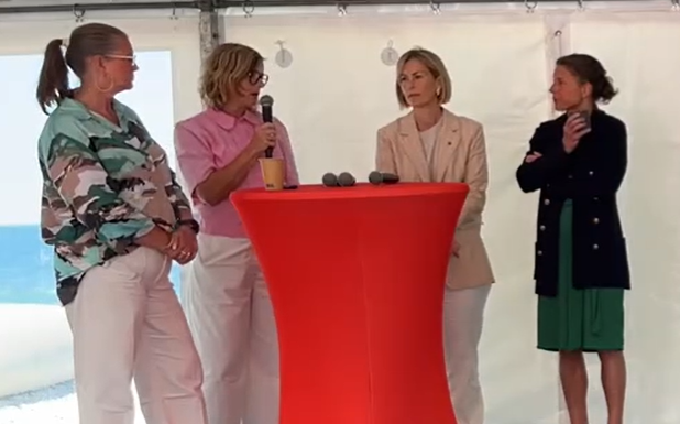 Från vänster: Anna Ingers (S), regionråd, Region Skåne, Sofia Hellberg, infrastruktur- och kollektivtrafikchef, Västra Götalandsregionen, Emmyly Bönfors (C), kommunalråd Göteborgs stad och Anna Jähnke (M), regionråd, Region Skåne. 