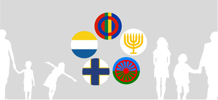 Bilden visar symboler för Sveriges fem nationella minoriteter: samer (som också är ett urfolk), romer, judar, tornedalingar och sverigefinnar.